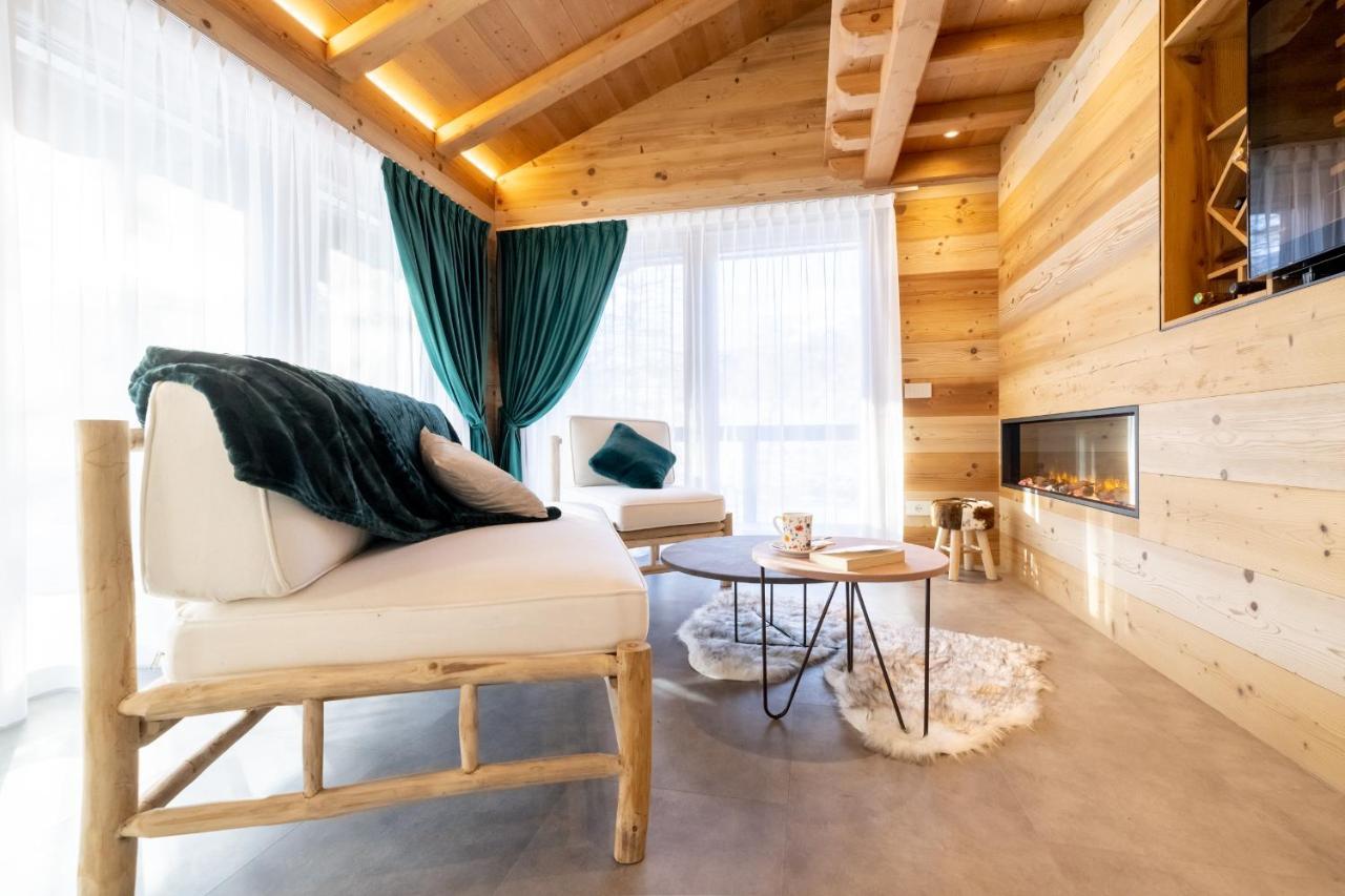 Chalet Imbosc'Che - 5 Beautiful Rooms In Charming B&B ลีวินโญ ภายนอก รูปภาพ