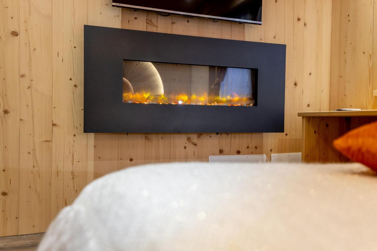 Chalet Imbosc'Che - 5 Beautiful Rooms In Charming B&B ลีวินโญ ภายนอก รูปภาพ