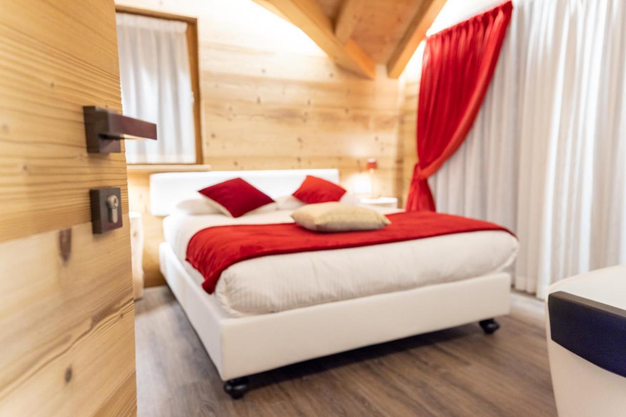Chalet Imbosc'Che - 5 Beautiful Rooms In Charming B&B ลีวินโญ ภายนอก รูปภาพ